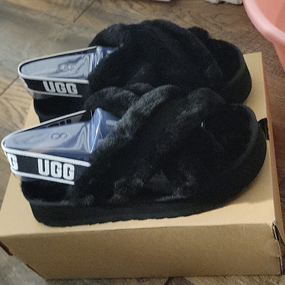 Ugg slippers - Picture 3 of 7